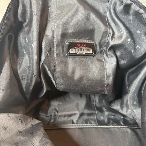 TUMI 22"x10"x17" Black LEATHER Weekender Duffel DUFFLE BAG Travel 92153D4 *Read* - Picture 4 of 13